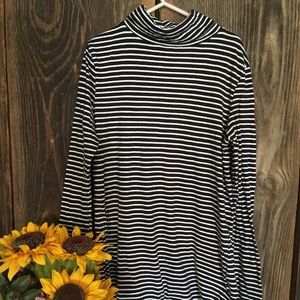 Crown and Ivy Turtleneck